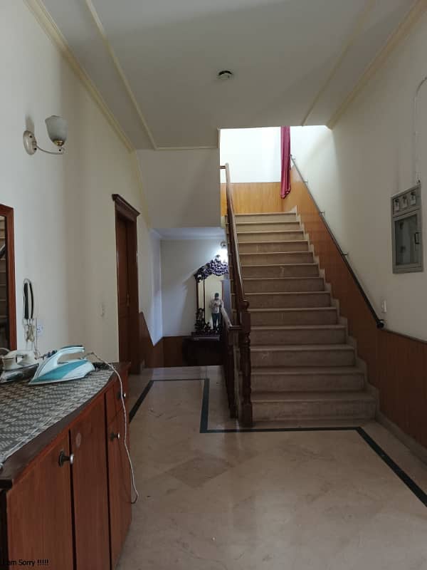 1 Kanal Bungalow Have 5 Beds For Rent 13