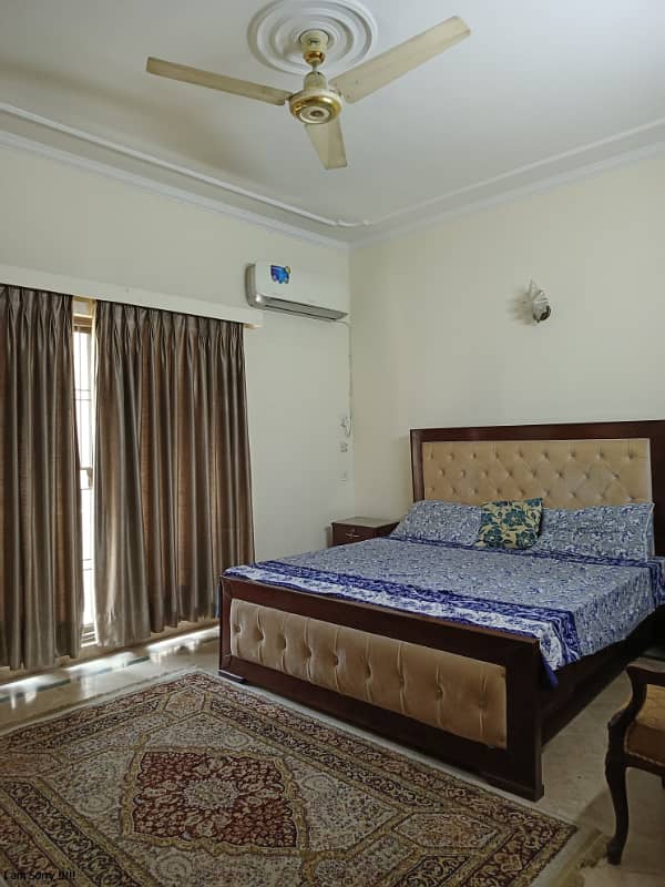 1 Kanal Bungalow Have 5 Beds For Rent 15