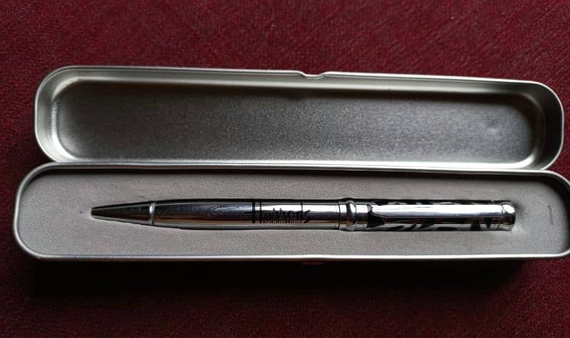 HARROD'S OF LONDON BEAUTIFUL PEN - GIFT FOR LIFE! 0