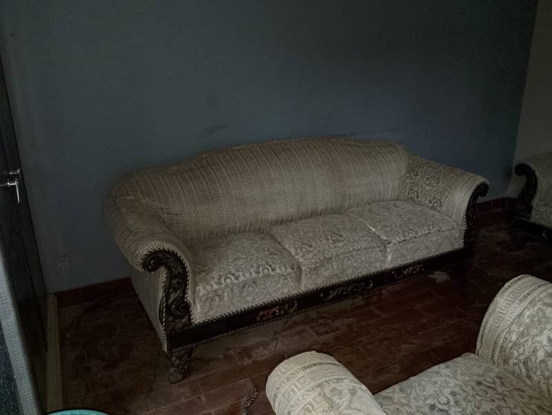 Sofa set Sofe 7 seater sofy set used in good condition 1