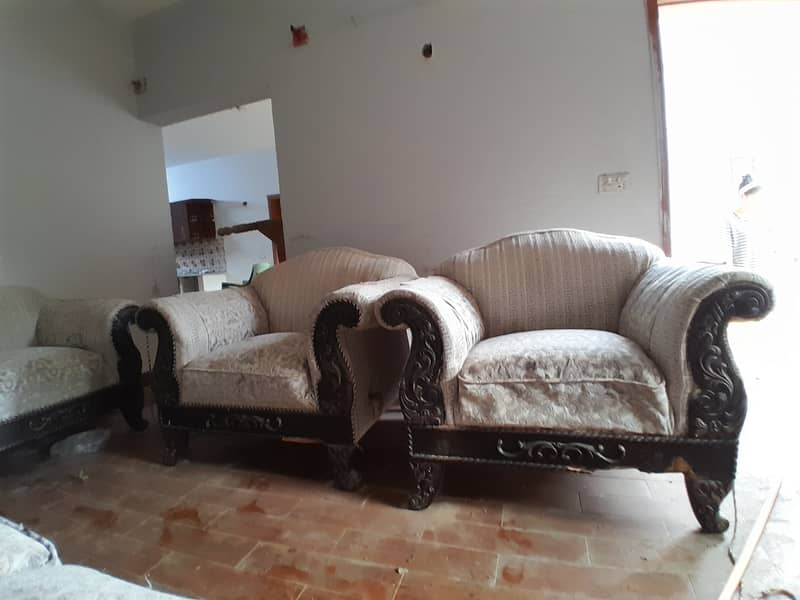 Sofa set Sofe 7 seater sofy set used in good condition 3