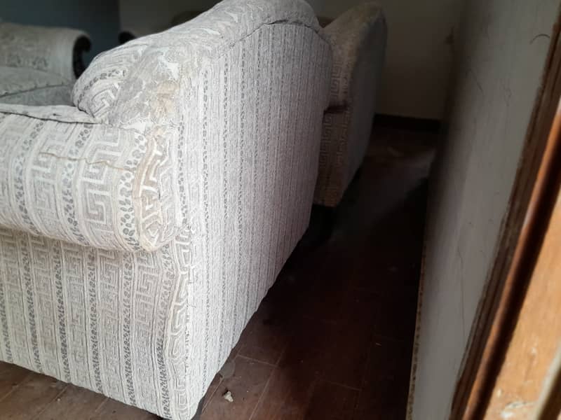 Sofa set Sofe 7 seater sofy set used in good condition 5