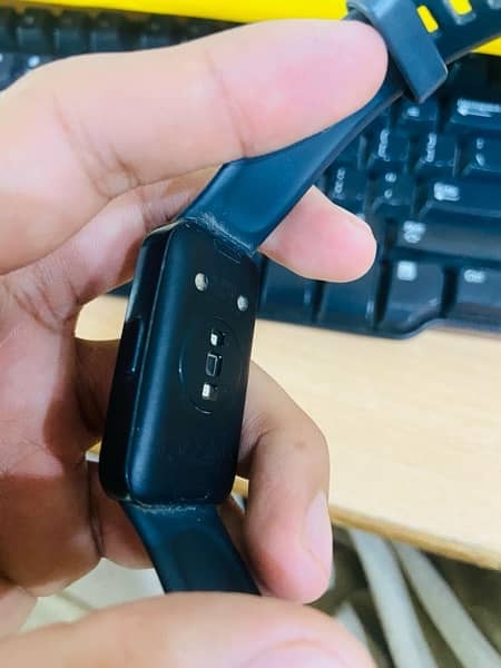 Huawei Band 8 10/10 condition 7