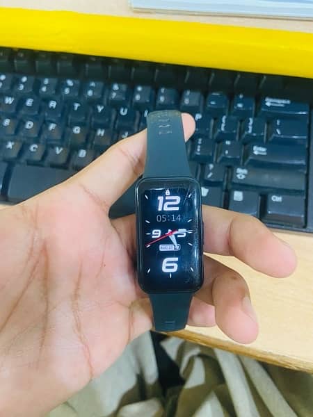 Huawei Band 8 10/10 condition 8