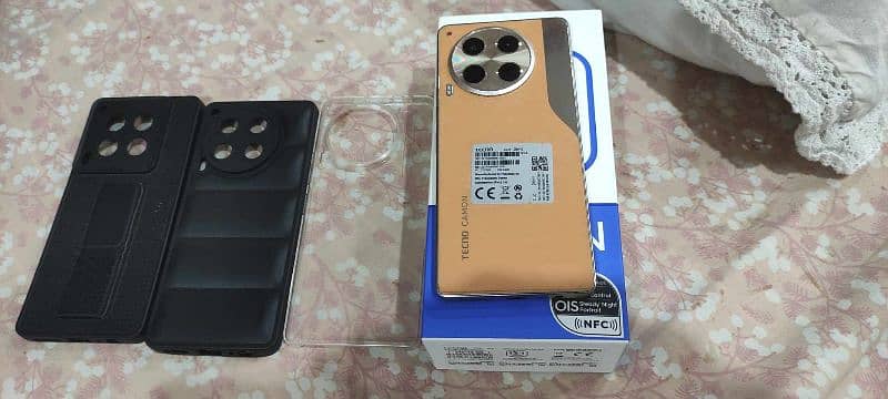 Tecno Camon 30 12+12/256 0