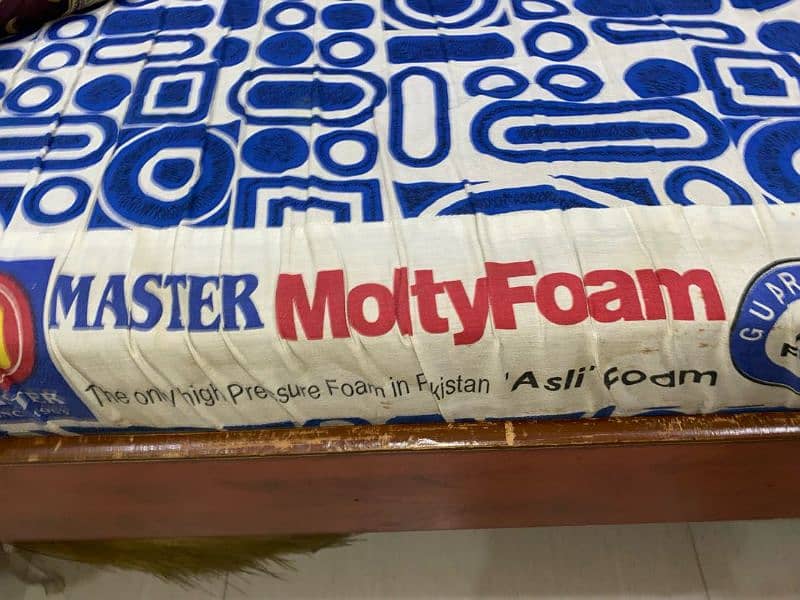 single bed with molty foam mattress wooden bed 1