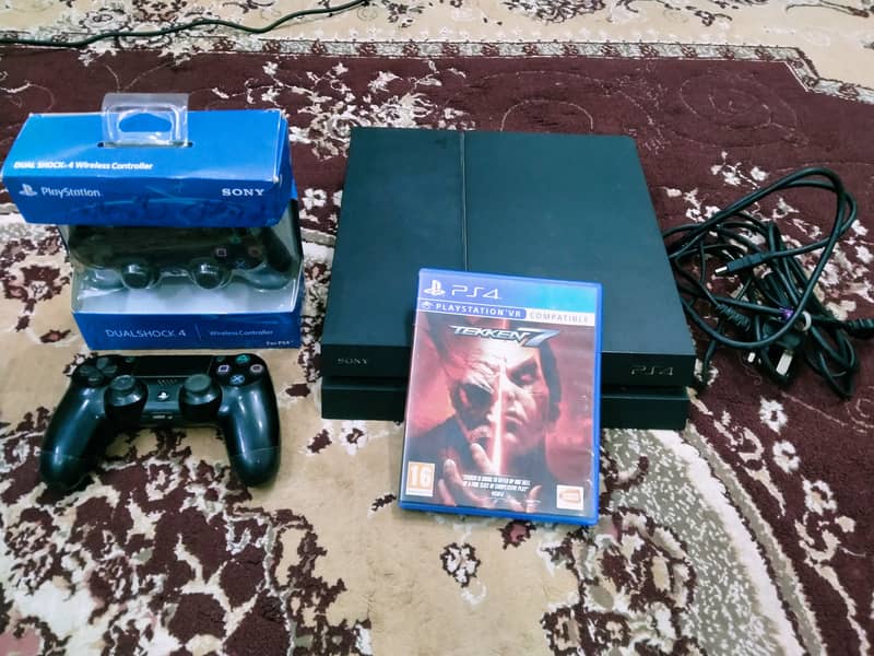 PS4 Fat 500GB, 2 Original Controllers and 3 Games. 0