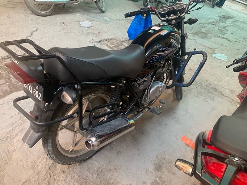 Suzuki gs 150 se 4