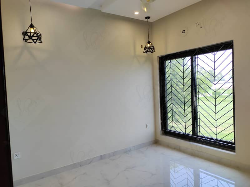 5 Marla Brand New House For Rent In Bahria Town Lahore. 19