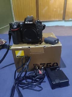 Nikon d750 with box charger and 1 battery