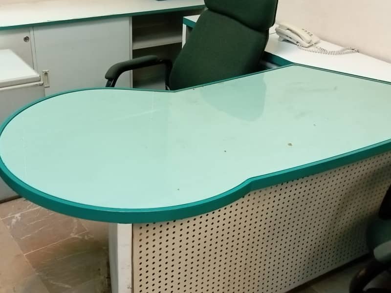 Office furniture 11