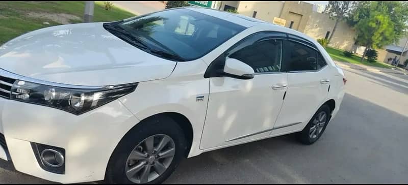 Toyota Altis Grande 2016 4