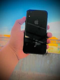 iPhone XR 64gb 89 health