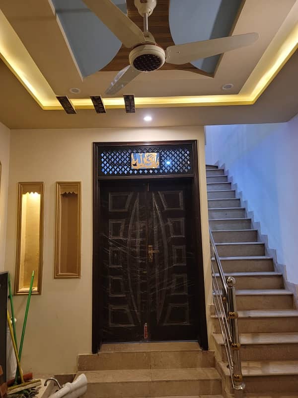 2.5 Marla Half Triple Storey House For Sale In Naya Pull Upper Canal MughalPura Lahore 6