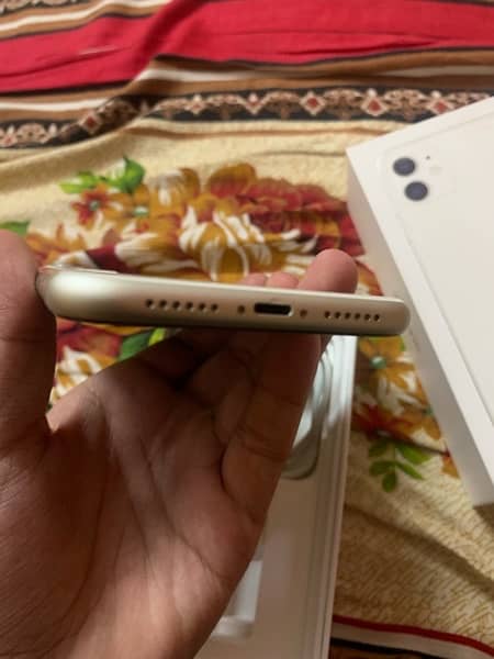 Iphone 11 64 gb PTA Approved 1