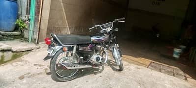 125 for sale whatapp number 03452675177