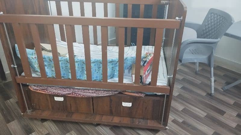 baby cot 1