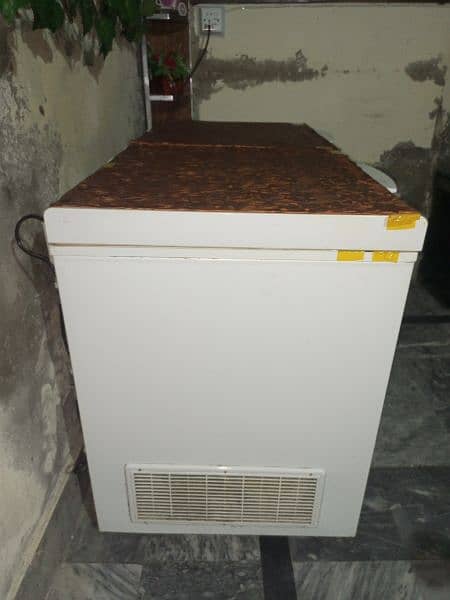 Waves Deep freezer wdft315 condition like new 3 years compresor warnty 3