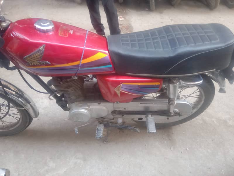 Honda CG 125 2011 6