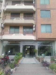 F11 eaxtive suits 3 bedroom attached washroom dd tv katichen servant room beautiful appartment available for sale more details please contact me