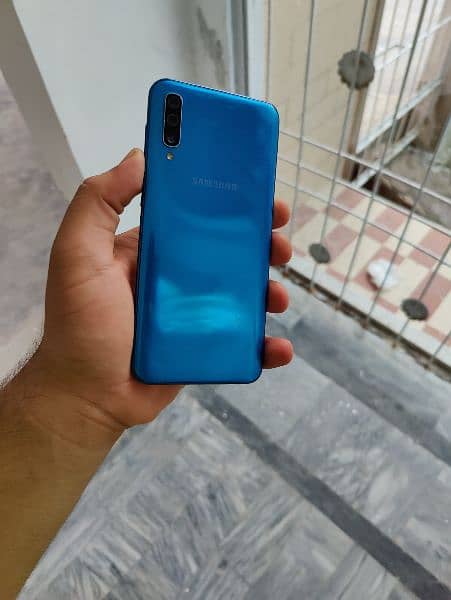 samsung a50 4/128gb 3