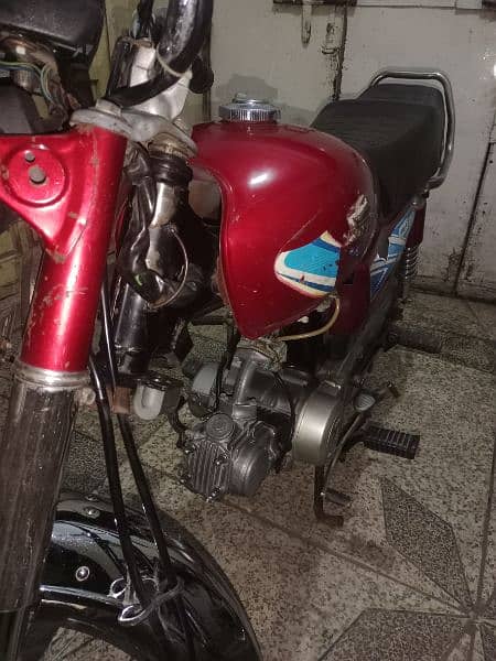 Honda 70 CD no engine working no problem engine no other working 4