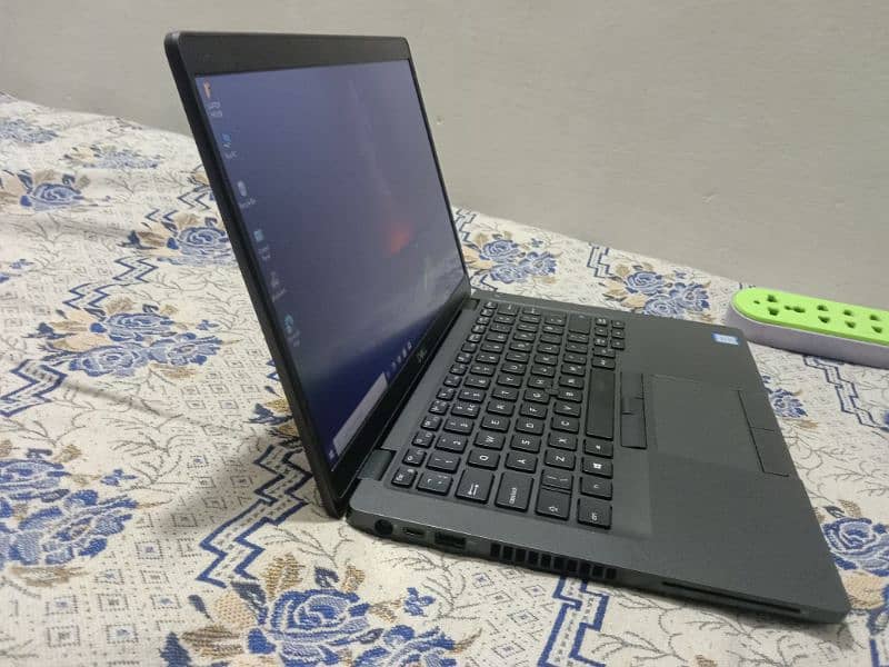 Dell latitude core i5 8gen  16/256 4