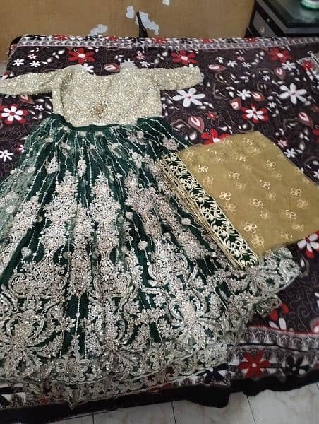 bridal mehndi lehnga 4