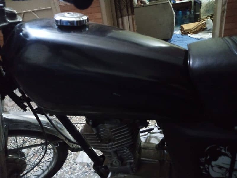 125 fuel tank and tappy 2