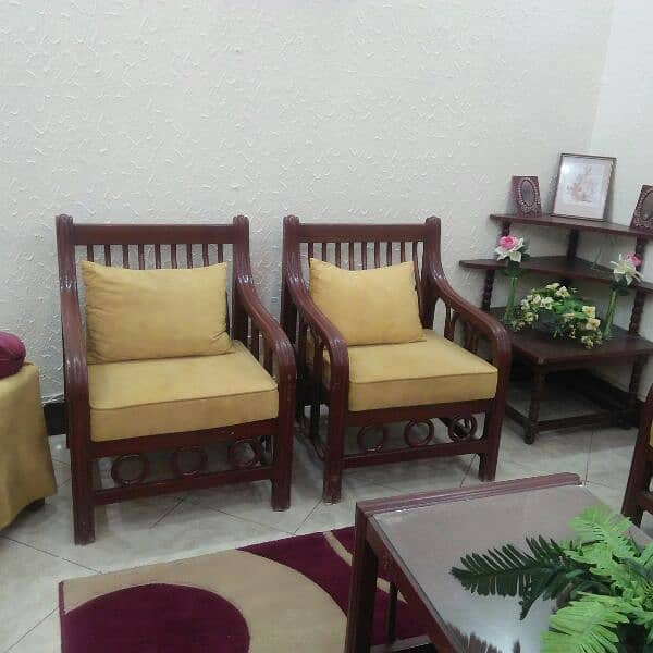 7 seater wooden sofa in excellent condition 1