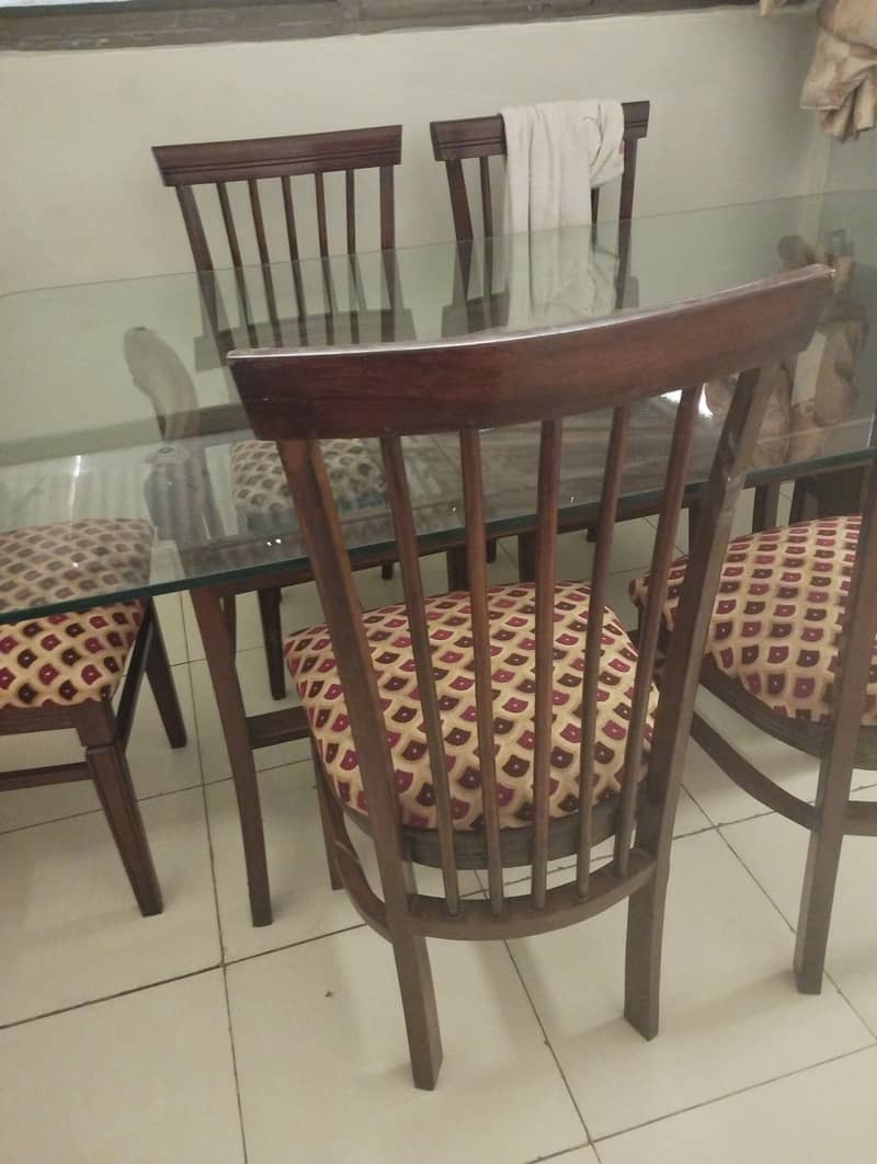 Wodeen dinning table, 10/10 condition 2