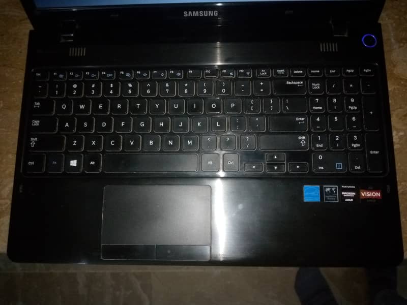 Samsung laptop AMD A6 7