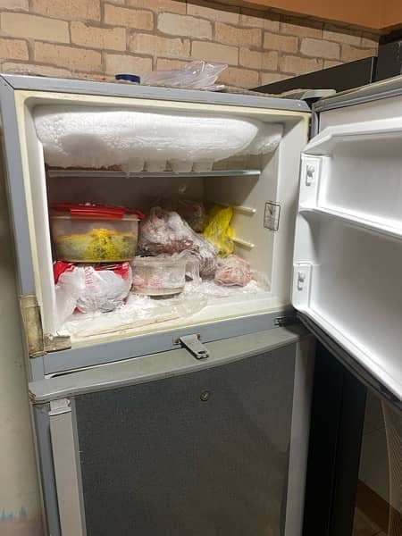 dawlance fridge 1