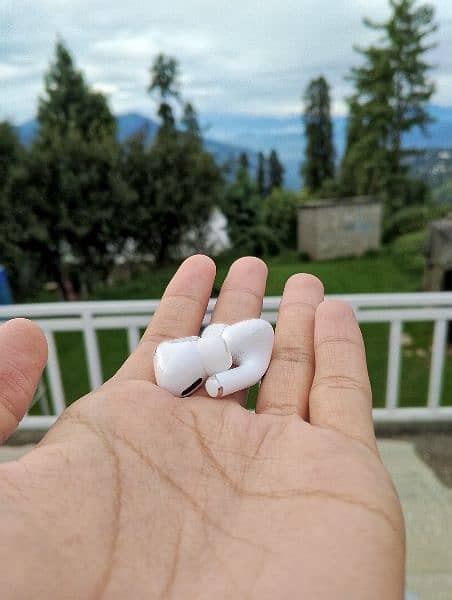 Air pods pro original ( used for 1 day ) | made in California 3