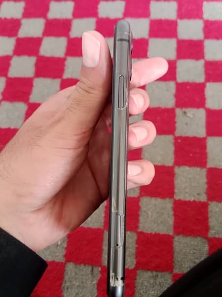 iPhone 11 for sale 4