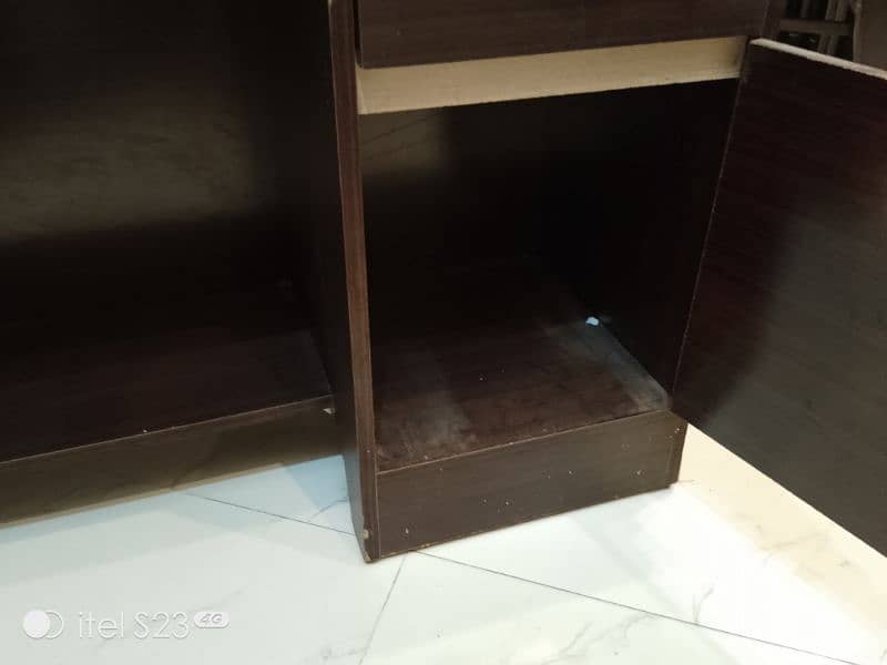 Office Table Good Condition 4