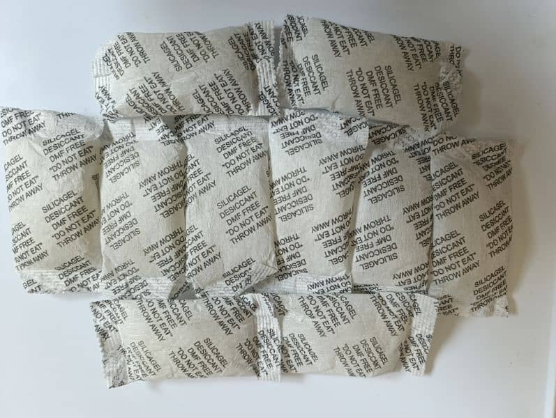 Silica Gel by dry silica 12