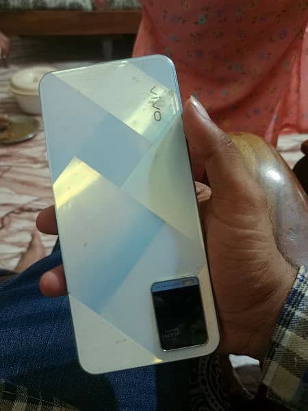 urgent sale my vivo y20 5