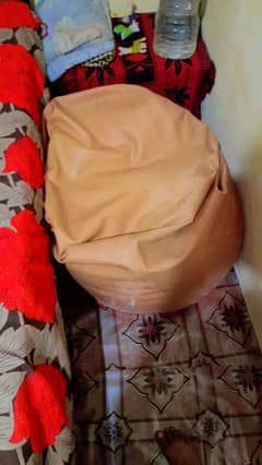 Leather bean bag inand in a very good condition. 0