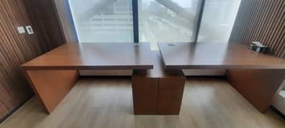 Executive Desk 0