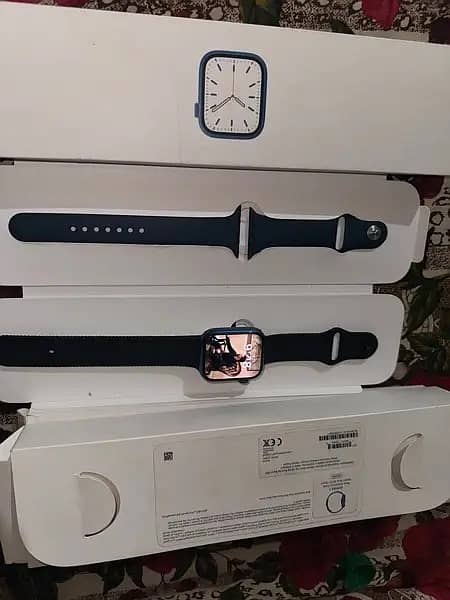 Apple watch series 7 45 MM Black 2