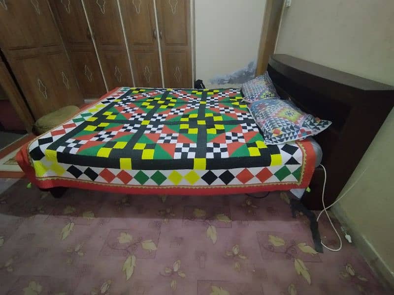 Queen Size Bed With Mattress 2