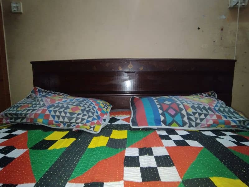 Queen Size Bed With Mattress 5