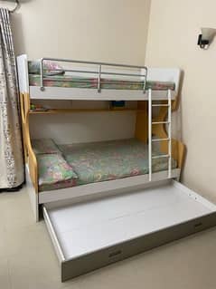 Triple bunk bed with 2 mattresses from Dubai