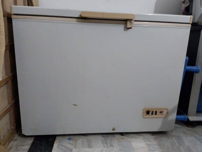 dawlance big single door deepfreezer 1