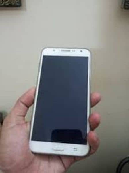 Samsung j7 Good condition 1