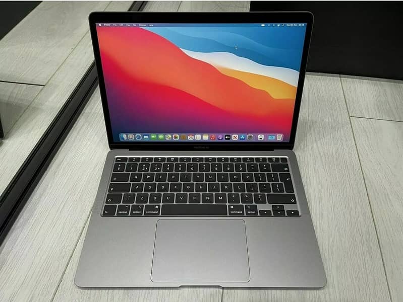 Apple Macbook Air - Touch ID - Space Grey - Core i5 - 8GB - 256 GB SSD 5