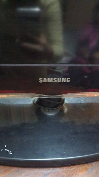 Samsung LCD TV 4