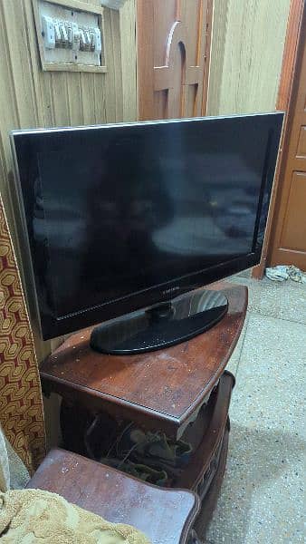 Samsung LCD TV 9