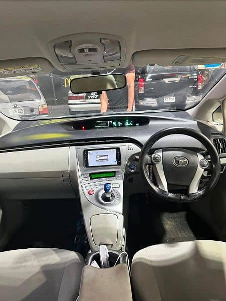 Toyota Prius 2014 6